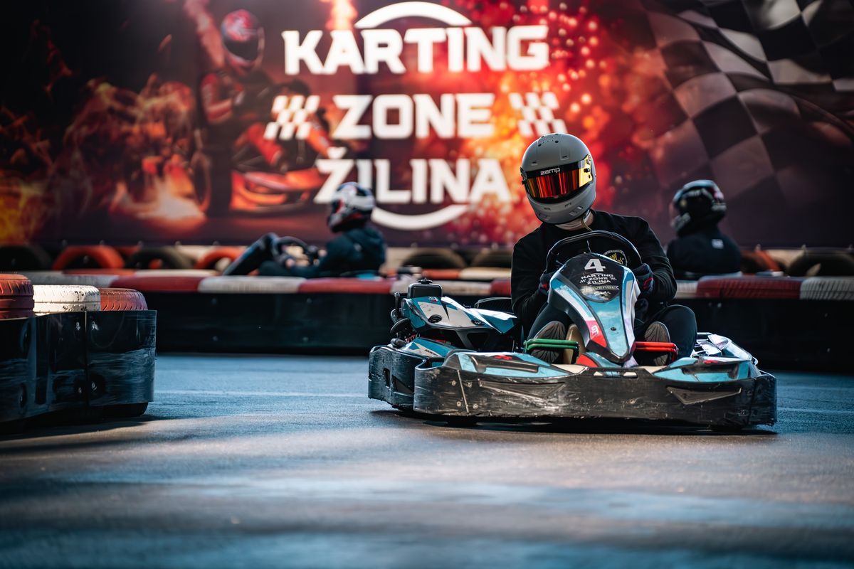 Glory Racers karts racing on circuit